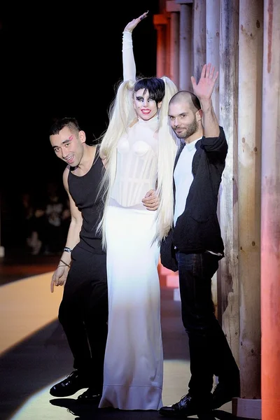 Look 39